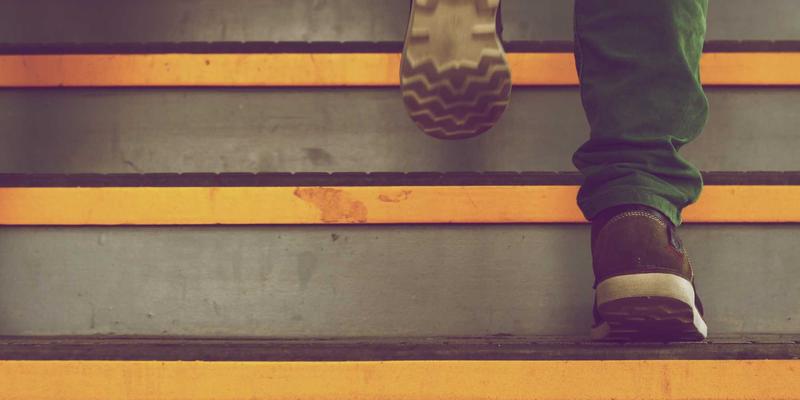 结构设计与原型制作：兰州科技设计中用户体验研究与服务创新的双引擎